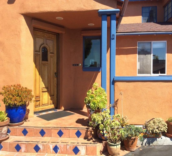 Welcome To Los Padres Inn - Office Exterior